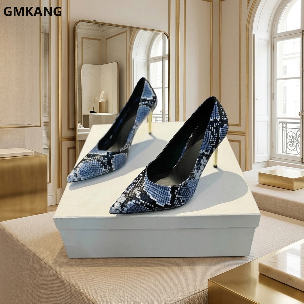 Court Heel Pointed - Женские туфли-лодочки с острым носком и