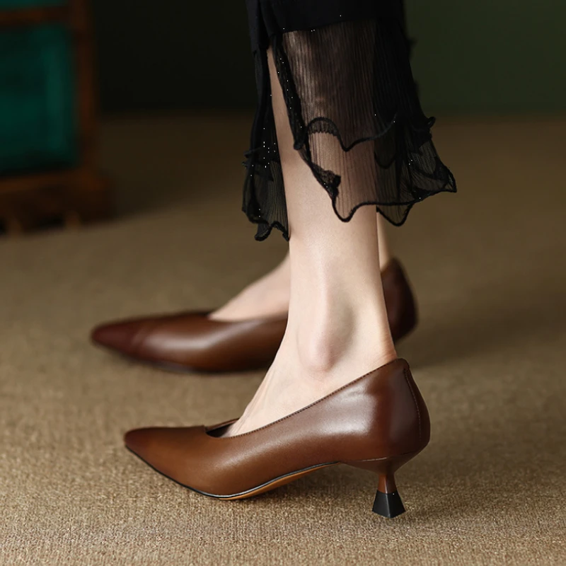 Women Shoes Quick Delivery - Женские туфли-лодочки среднего размера на квадратном