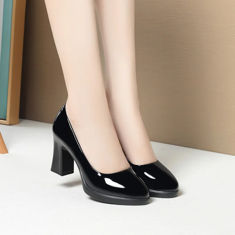 Удобные дышащие яркие кожаные  – обзор и цена Court Heel Pointed