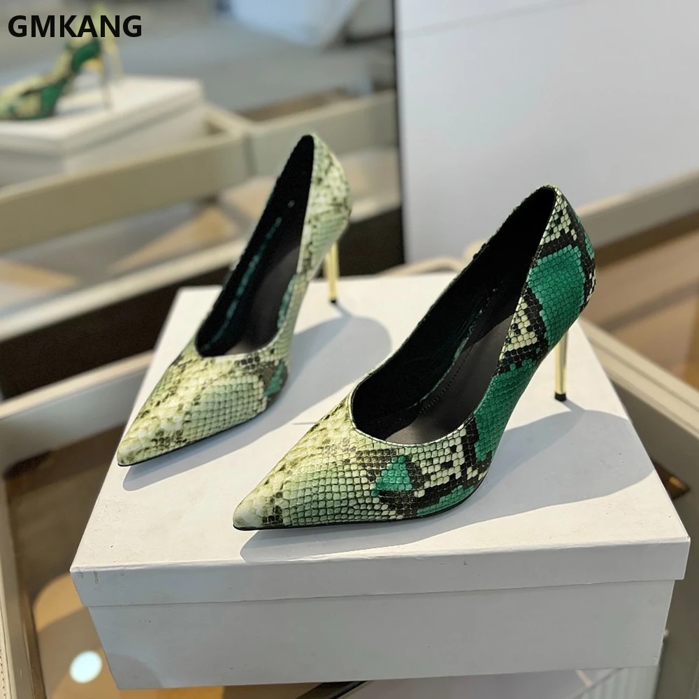 Женские туфли-лодочки с острым – обзор и цена Court Heel Pointed