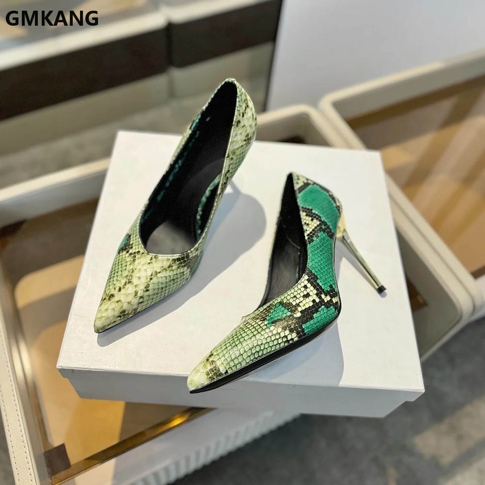 Женские туфли-лодочки с острым – обзор и цена Court Heel Pointed