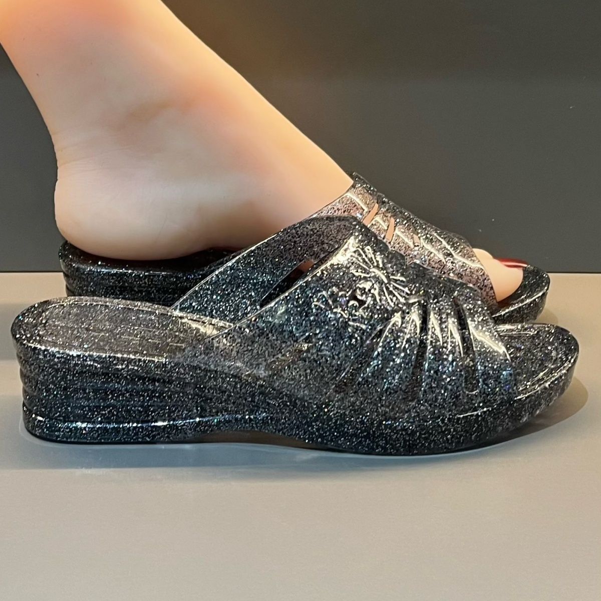 Женские летние сандалии-мюли W – обзор и цена Jelly Sandal Women